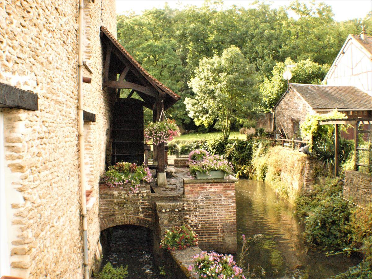 Auberge A L'Oree Du Bois Louviers Exterior foto